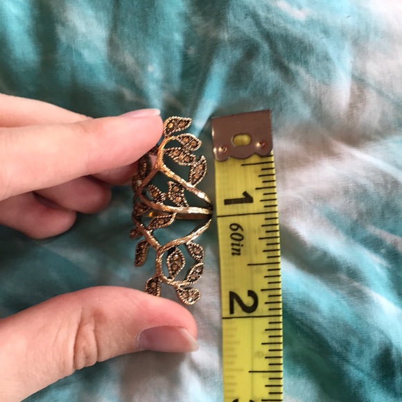 Gold toned knuckle ring - Picture 2 of 5